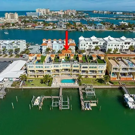 Clearwater Penthouse 5 Min Beach Walk Heated Pool